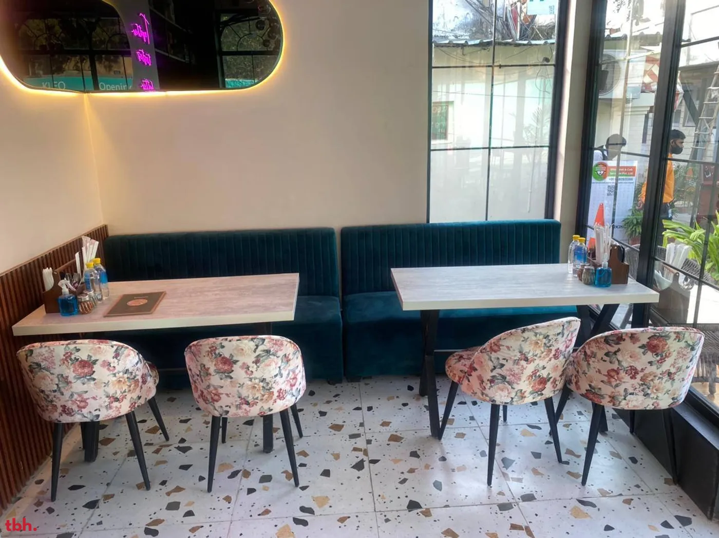 Refections Cafe Outlet Image