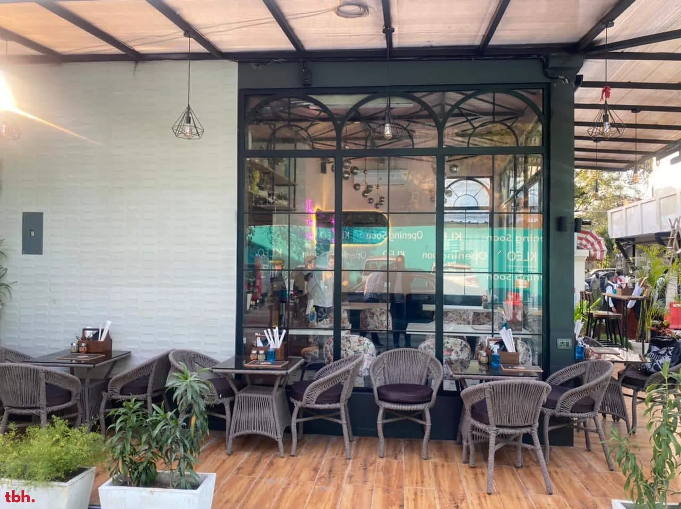 Refections Cafe Outlet Image