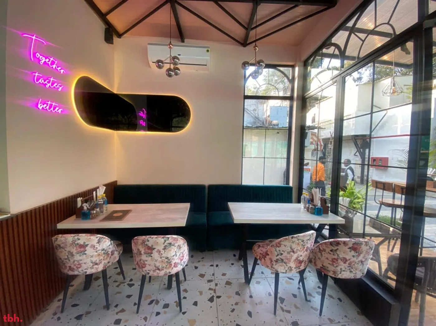 Refections Cafe Outlet Image