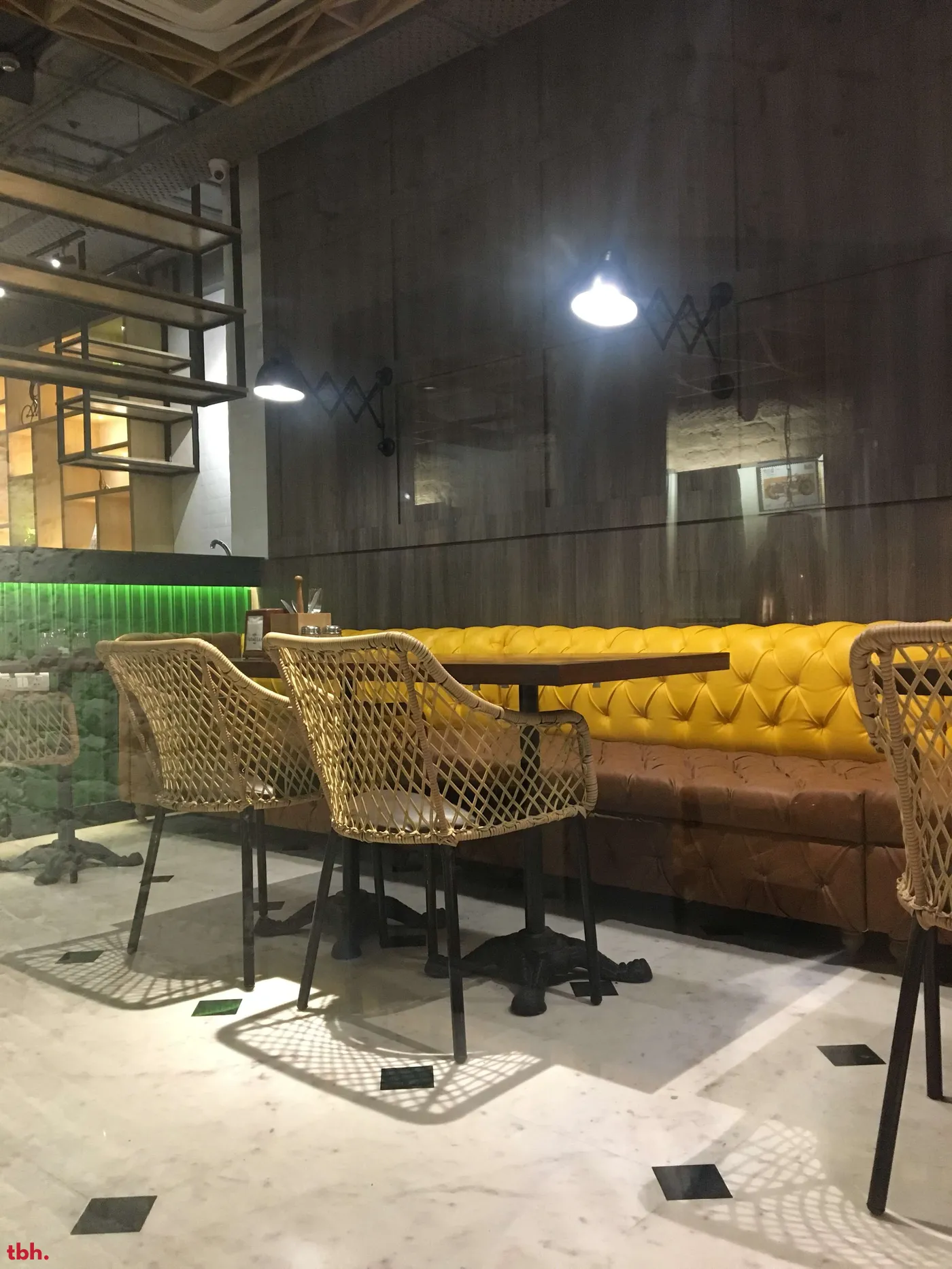 Cafe Parmesan Outlet Image