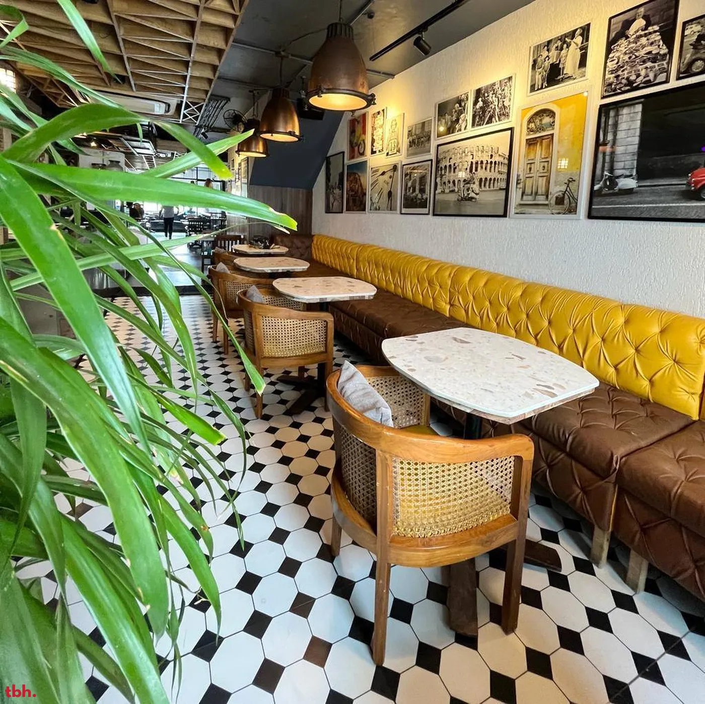 Cafe Parmesan Outlet Image