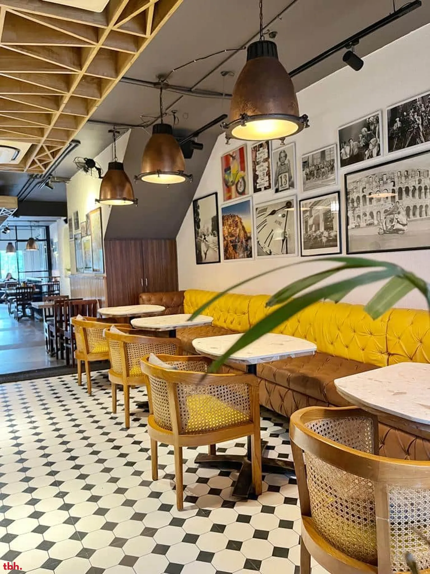 Cafe Parmesan Outlet Image