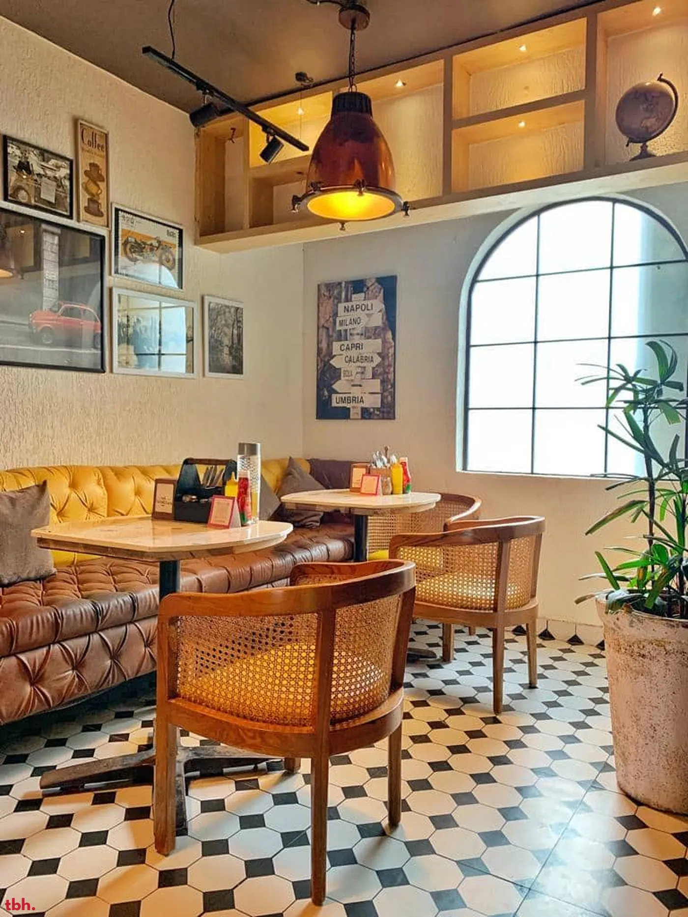 Cafe Parmesan Outlet Image