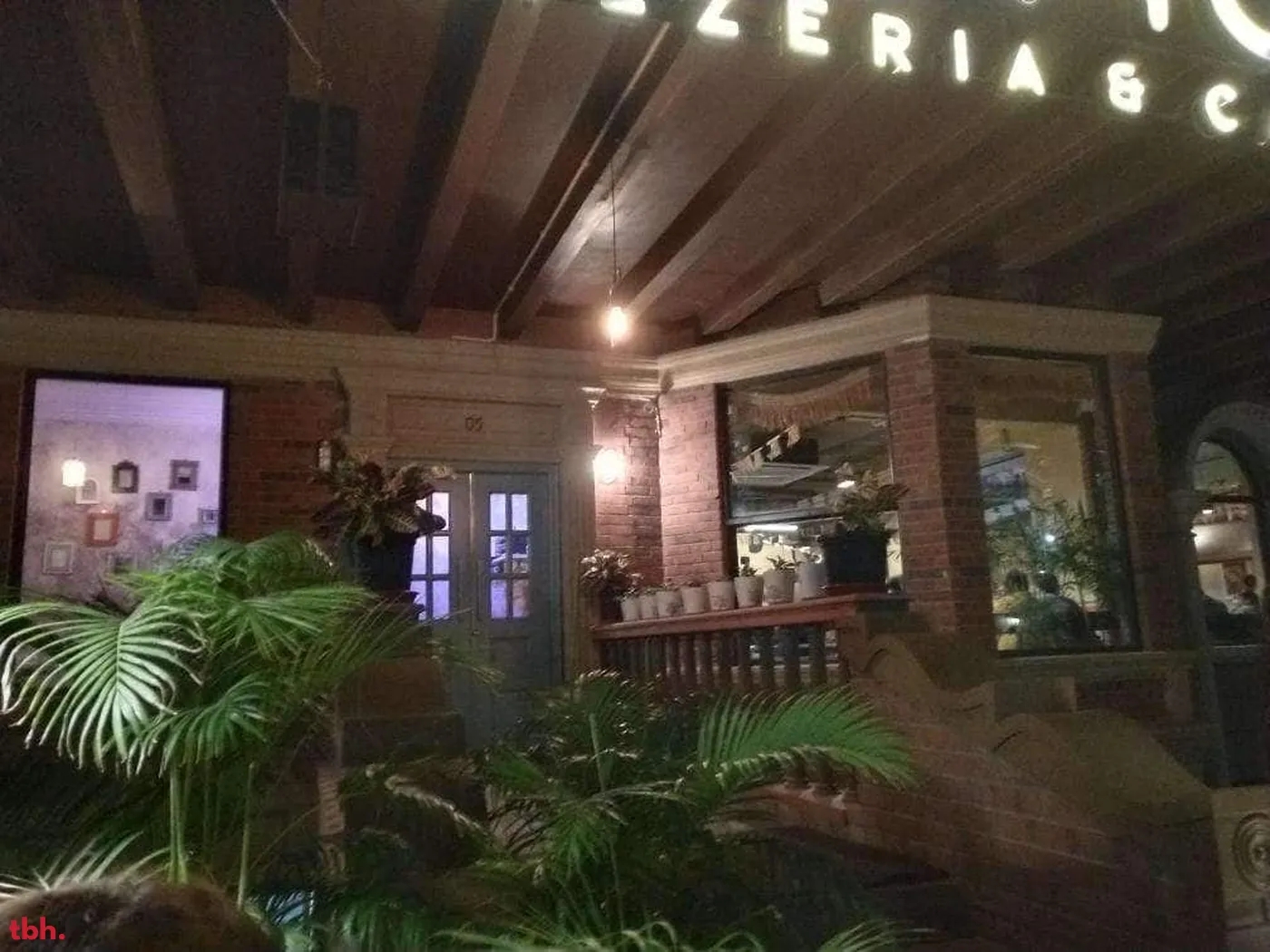 COMO - Pizzeria Outlet Image