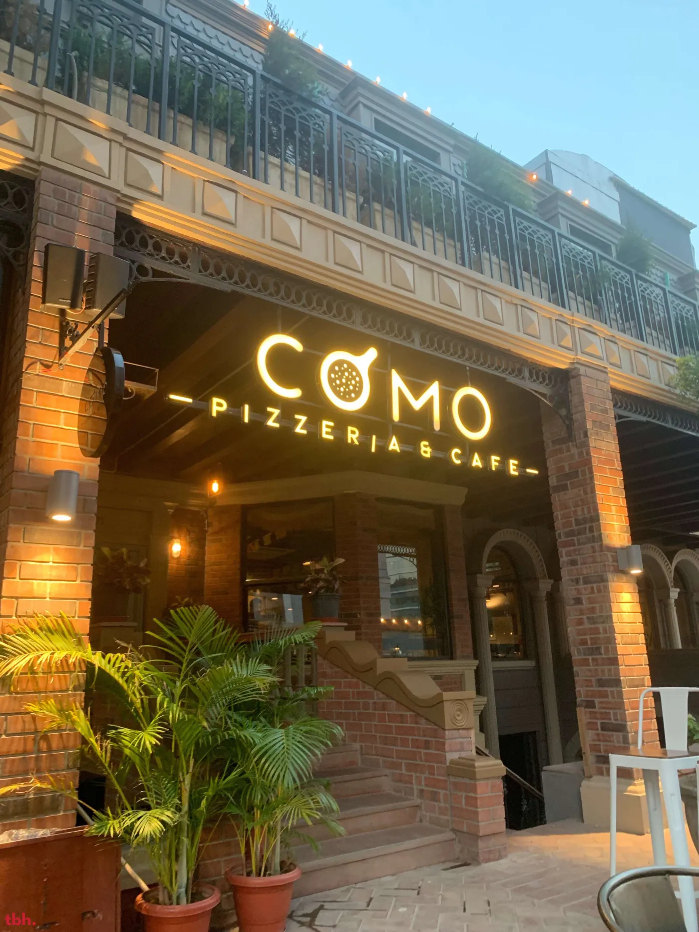 COMO - Pizzeria Outlet Image