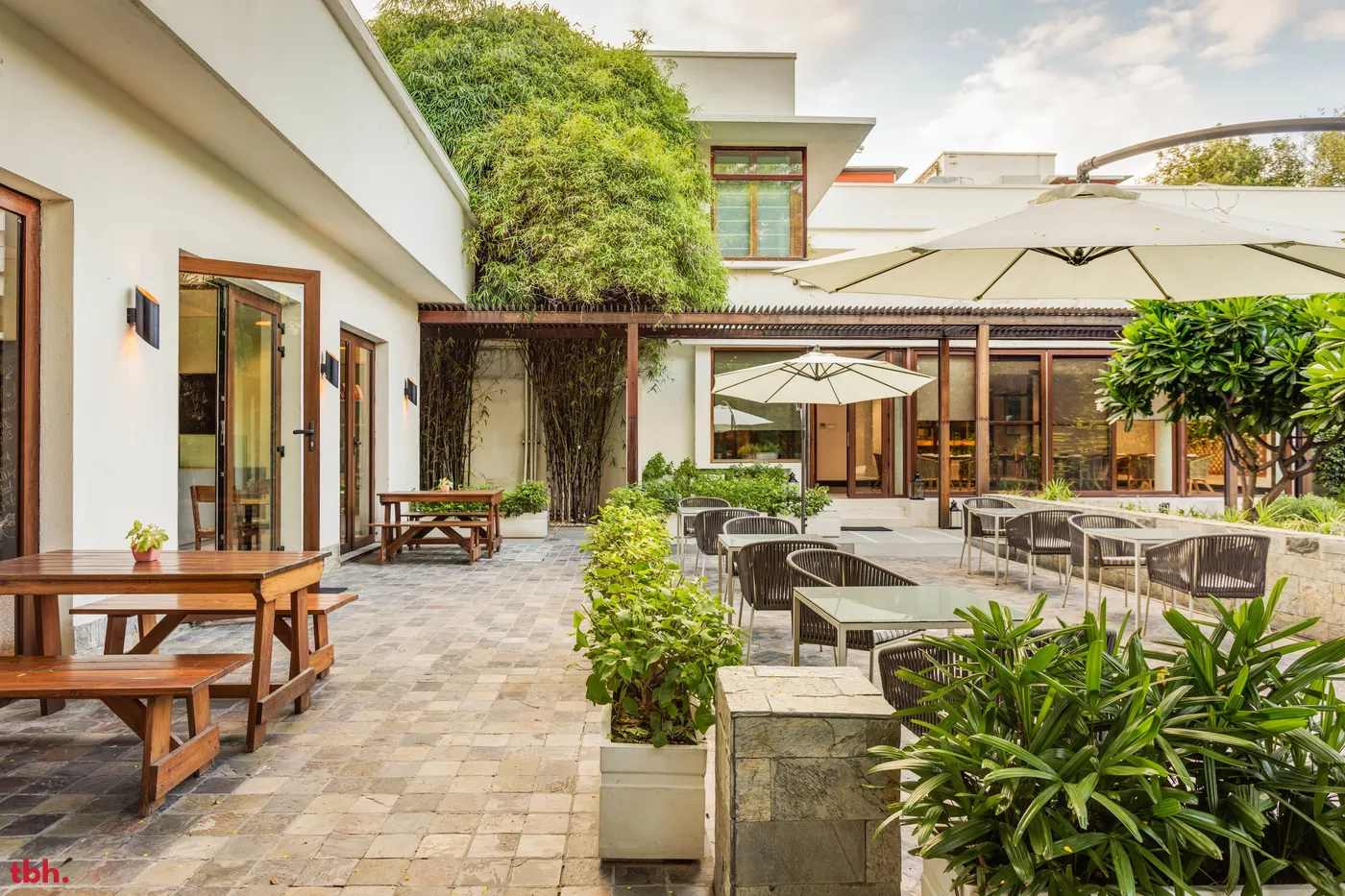 Camillo's - The Manor Hotel outlet image