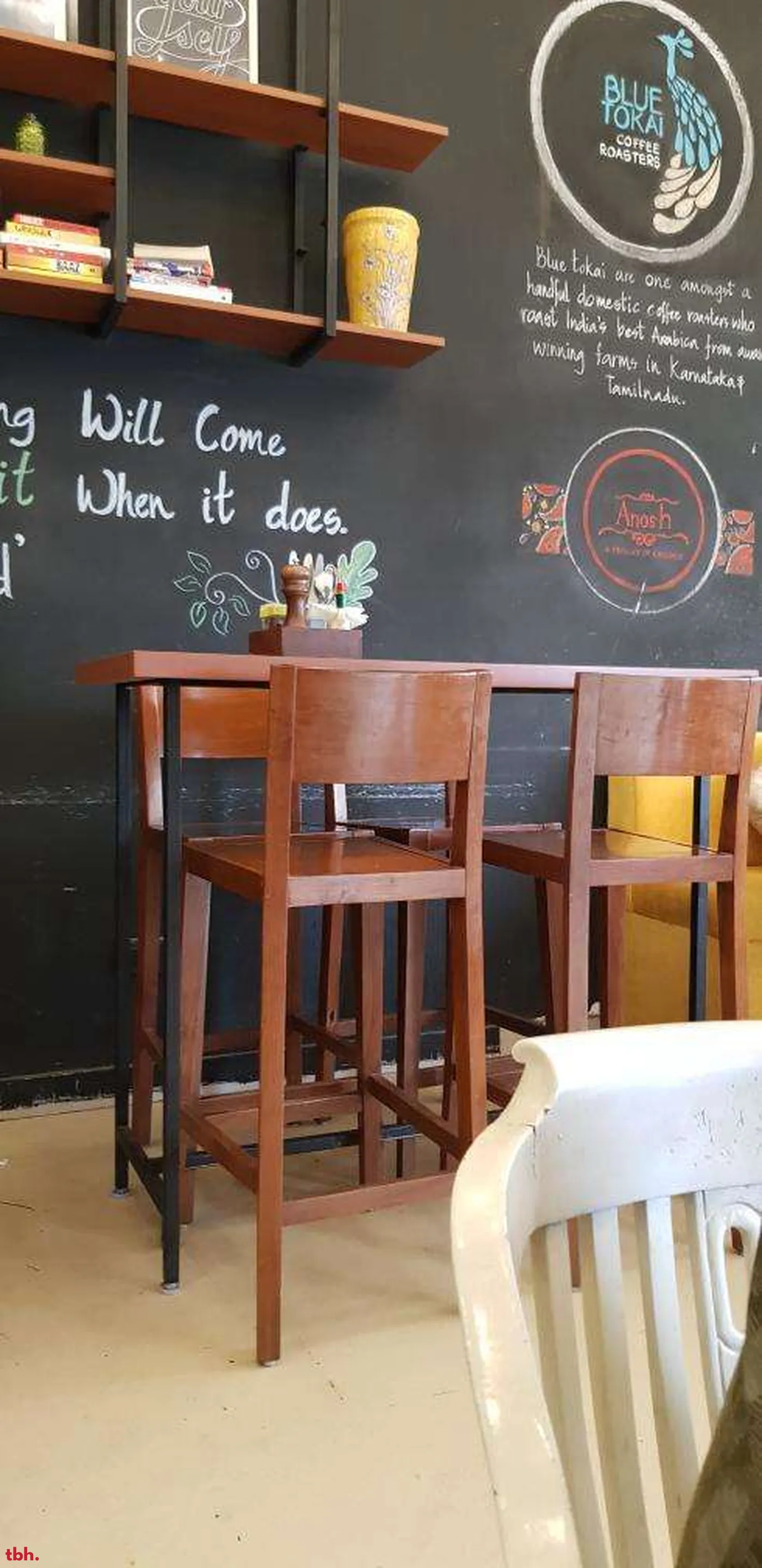 C'est La Vie Outlet Image