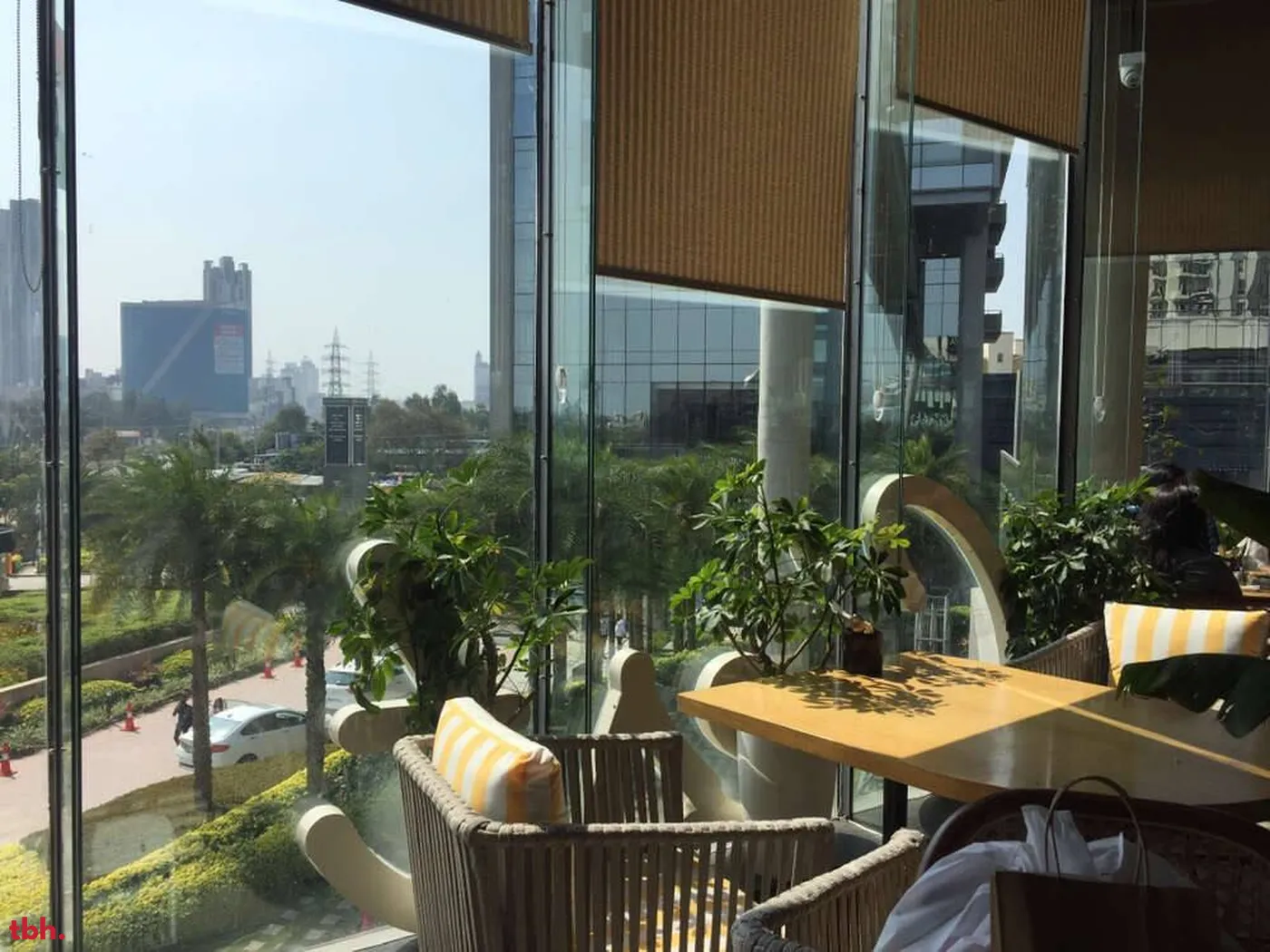 C'est La Vie Outlet Image