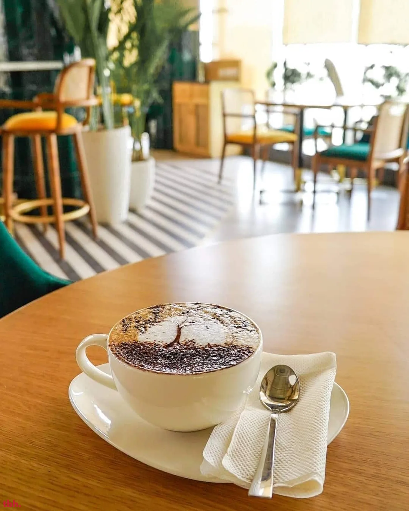 C'est La Vie Outlet Image