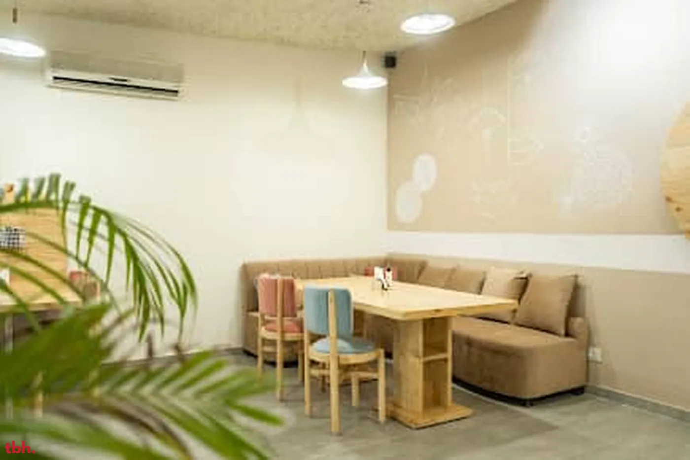 The Palette Outlet Image