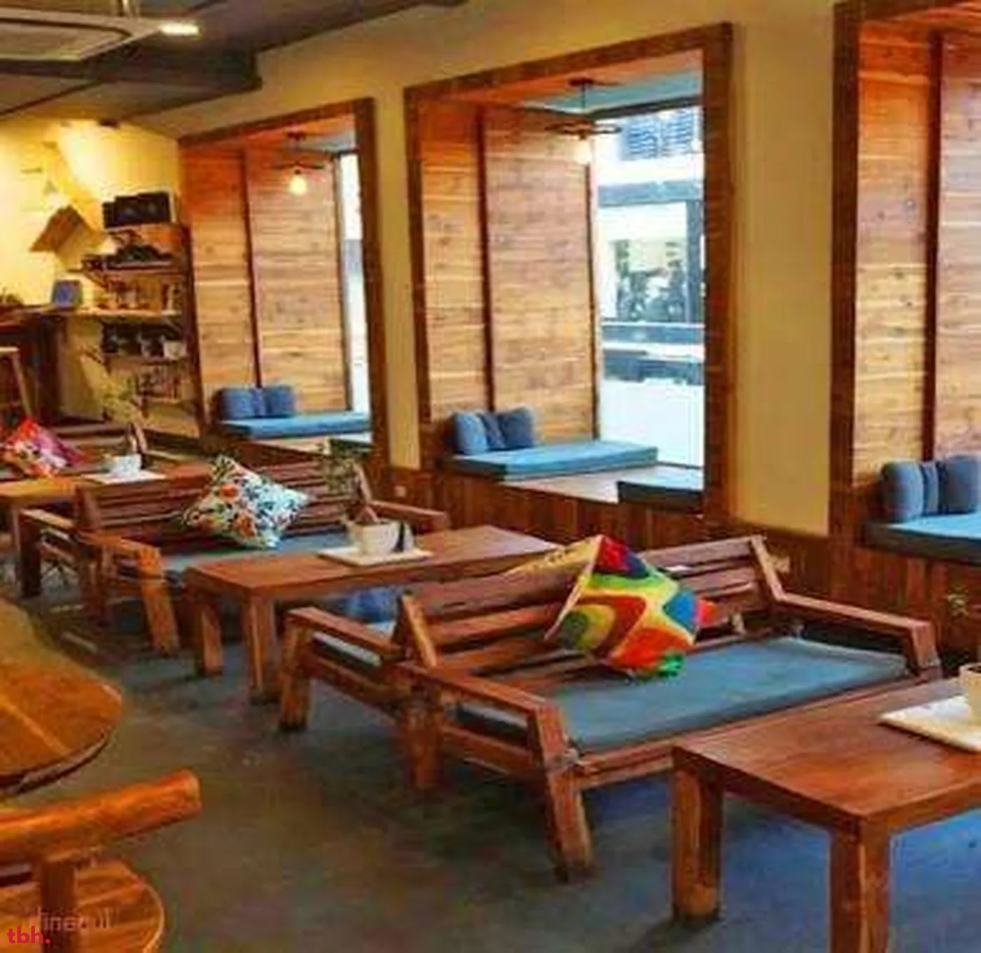 Coffee Bond Outlet Image