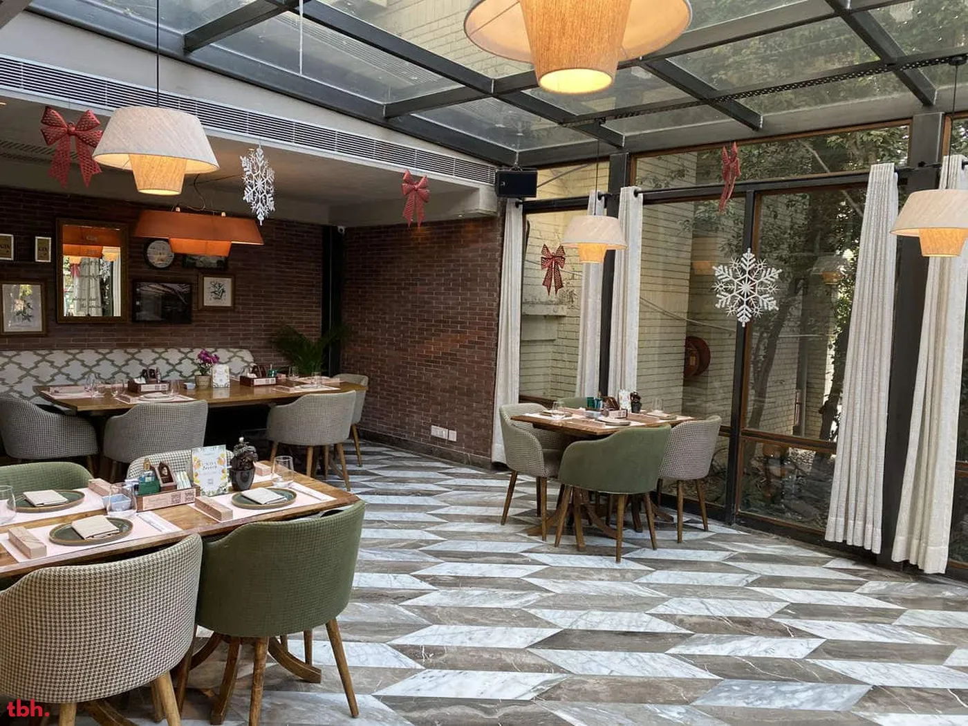 Dear Donna Outlet Image