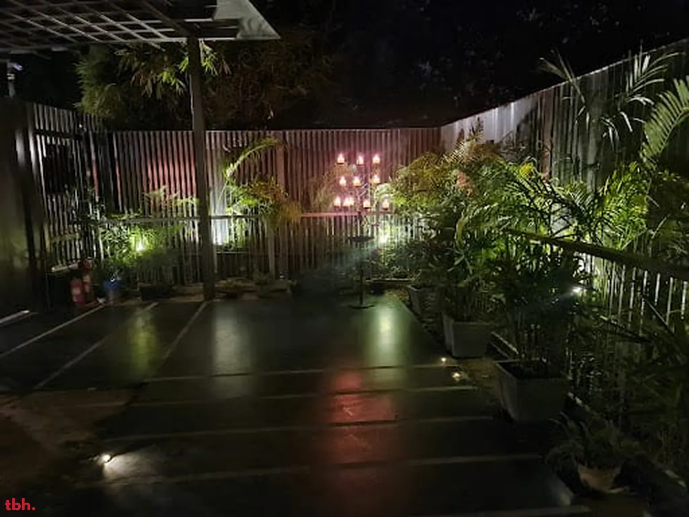 Dear Donna Outlet Image