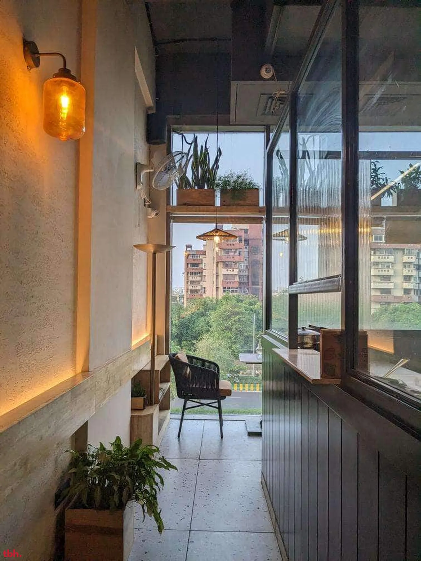 Café Bean & Basil Outlet Image