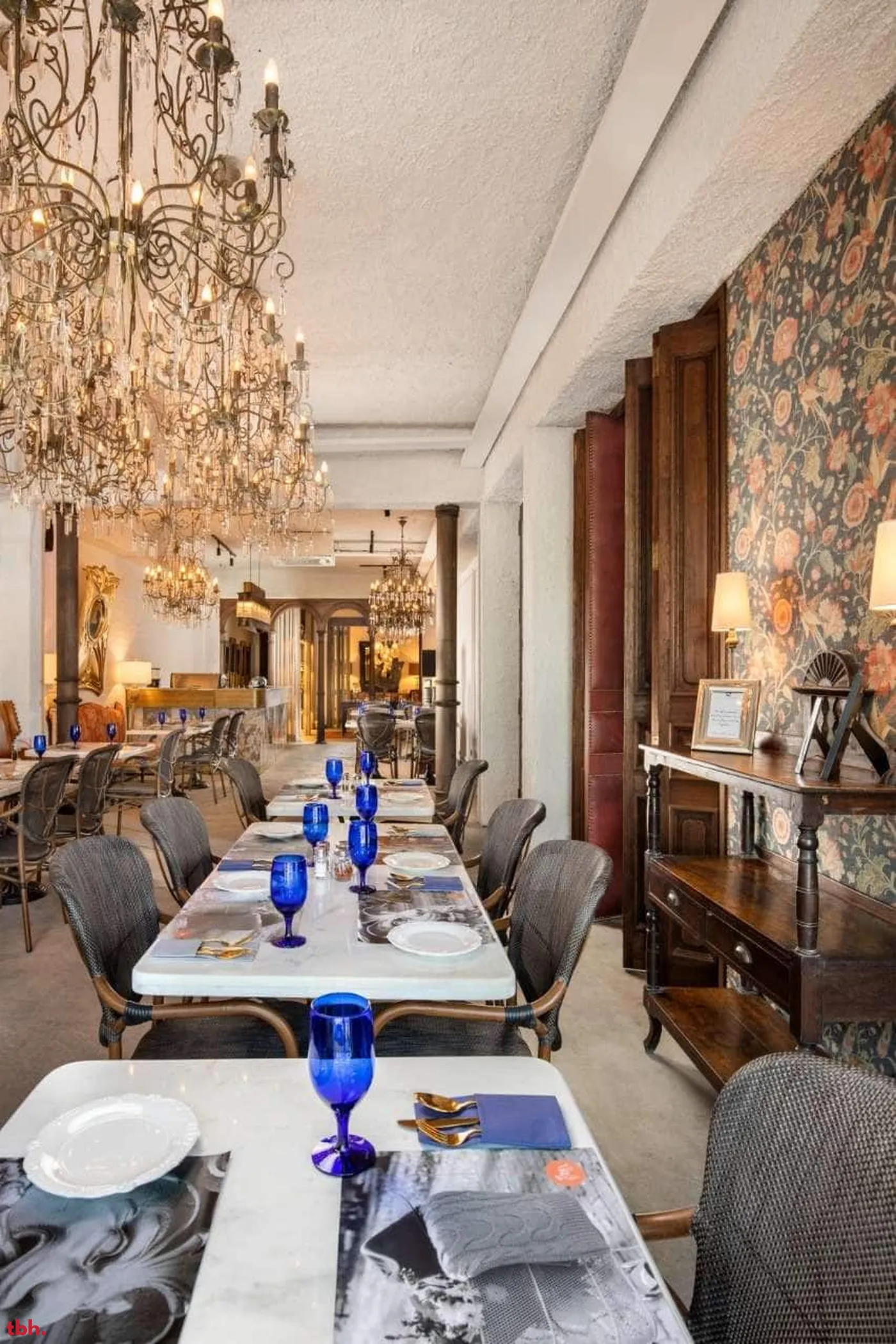 Beyond Designs Bistro Outlet Image