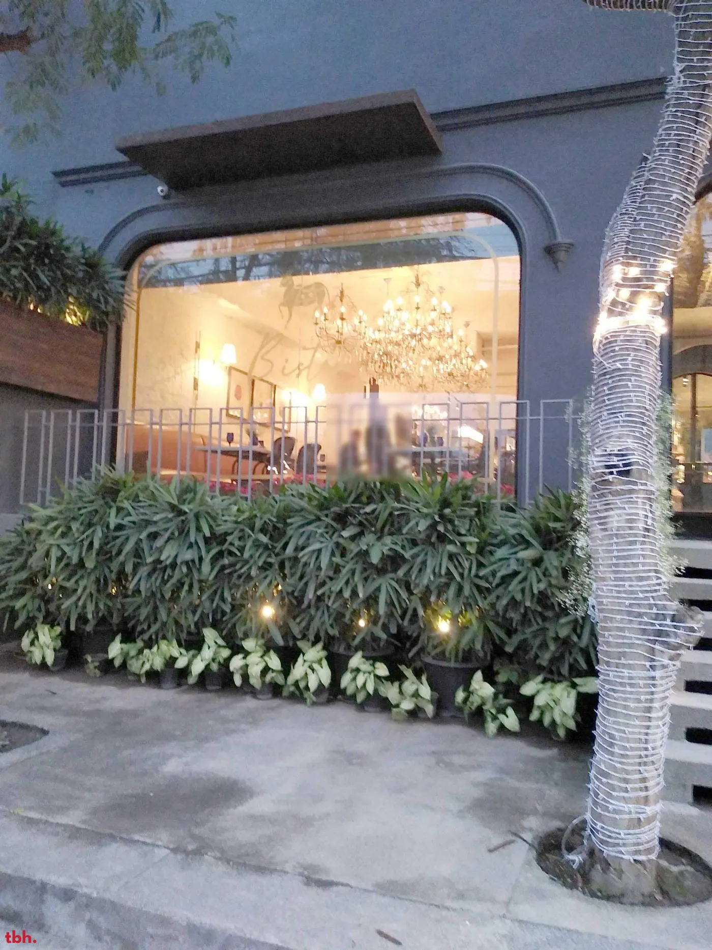 Beyond Designs Bistro Outlet Image