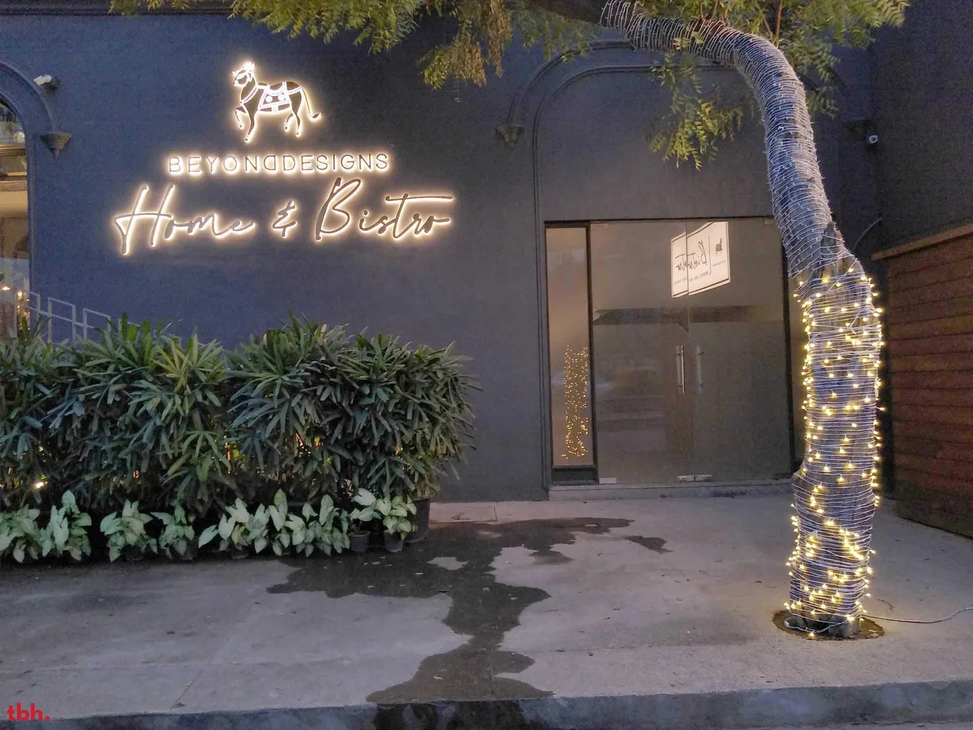 Beyond Designs Bistro Outlet Image