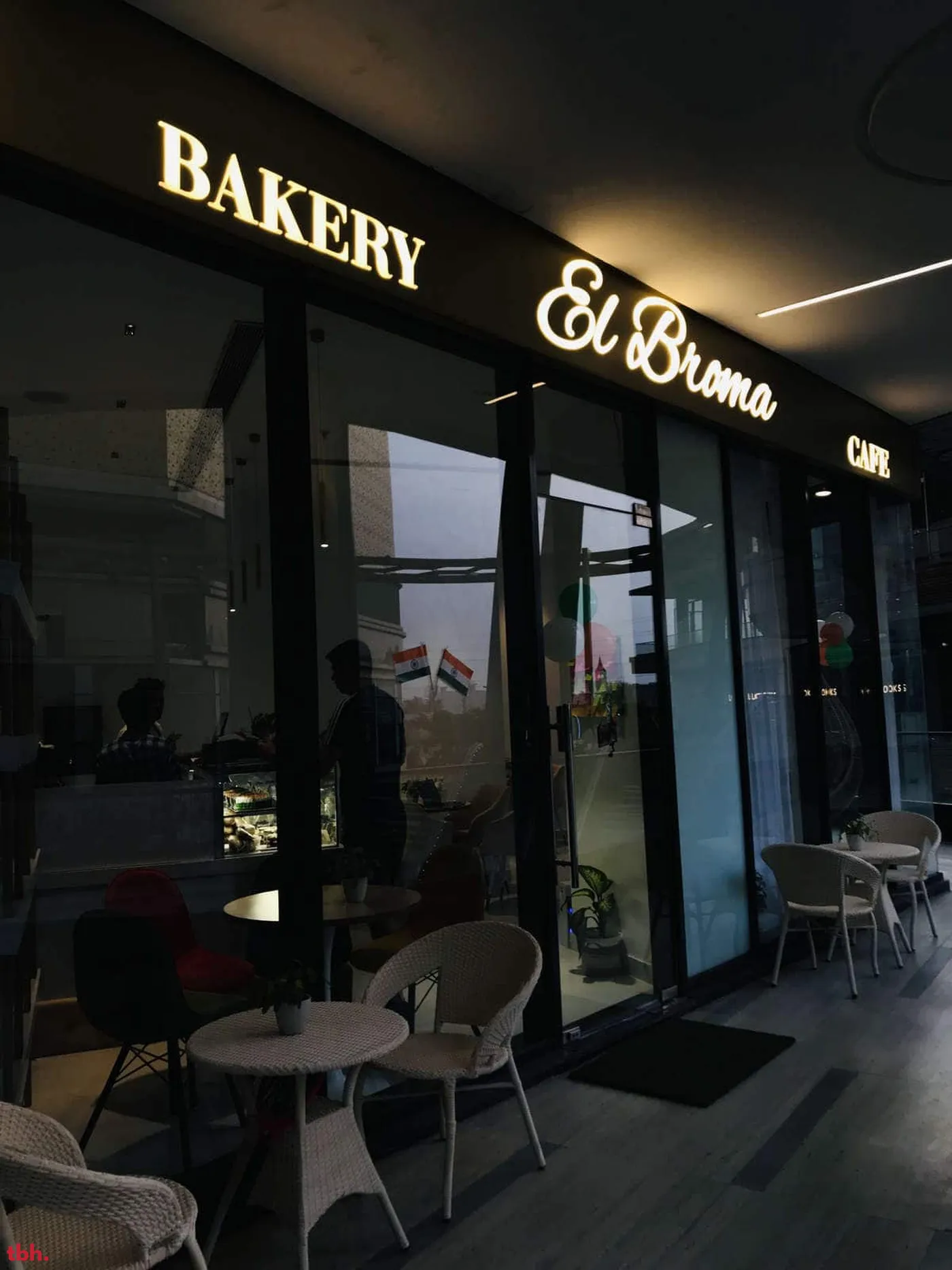 El Broma Outlet Image