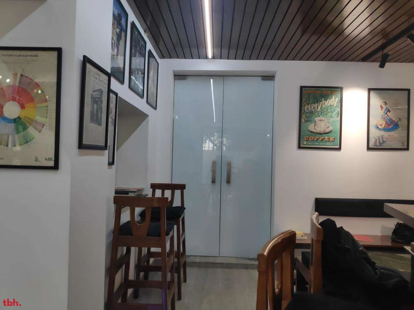 Devan's Outlet Image