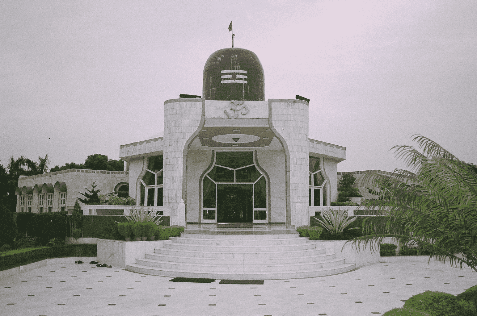 Guru Ji Ka Ashram Bade Mandir temple image