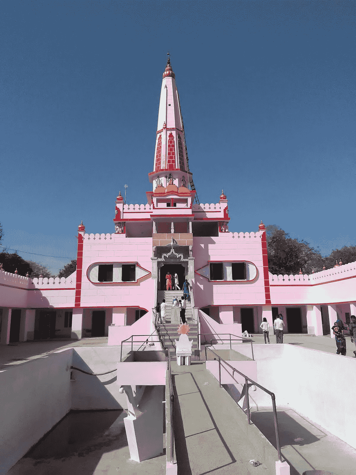 Dera Baba Baru Nath temple image