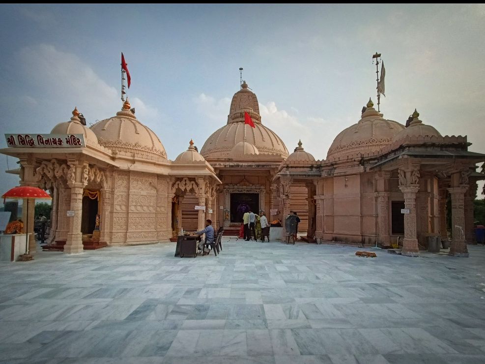 Shree Annapurna Mataji, Shree Siddhivinayak and Eklingji Mahadev temple  temple image