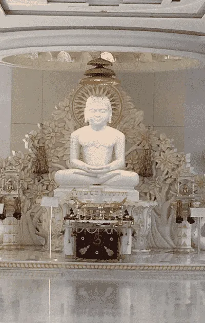 Shri Chandrprabh Digamber Jain Mandir temple image