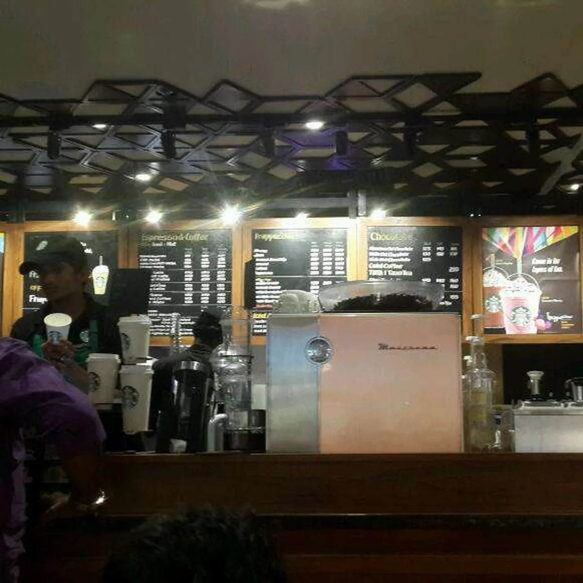 Starbucks Coffee Outlet Image