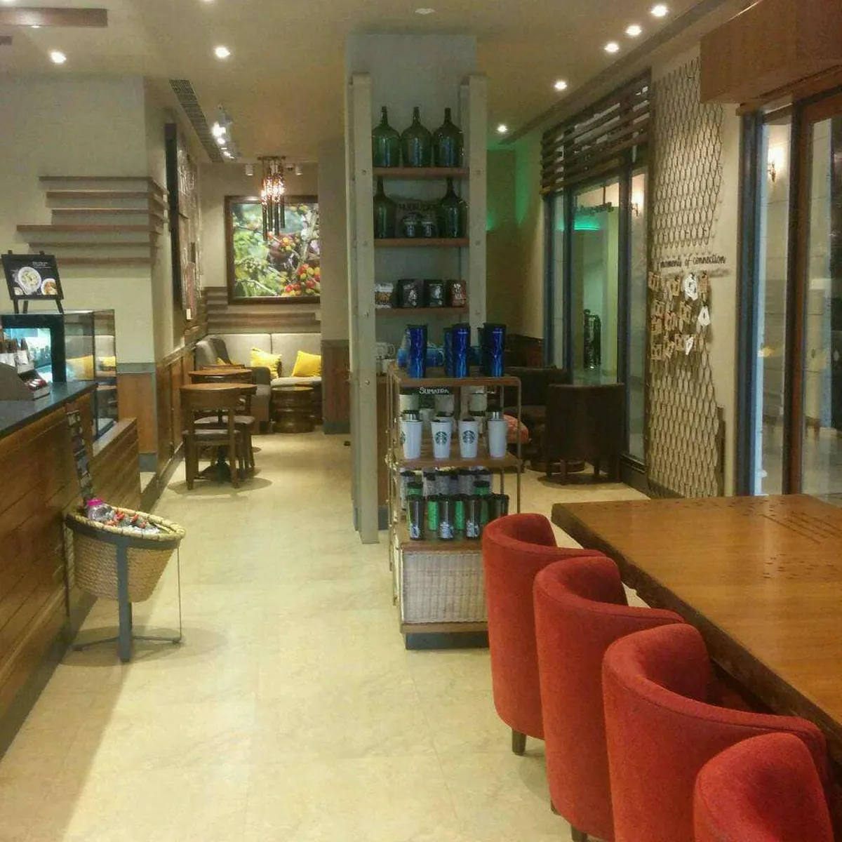 Starbucks Coffee Outlet Image