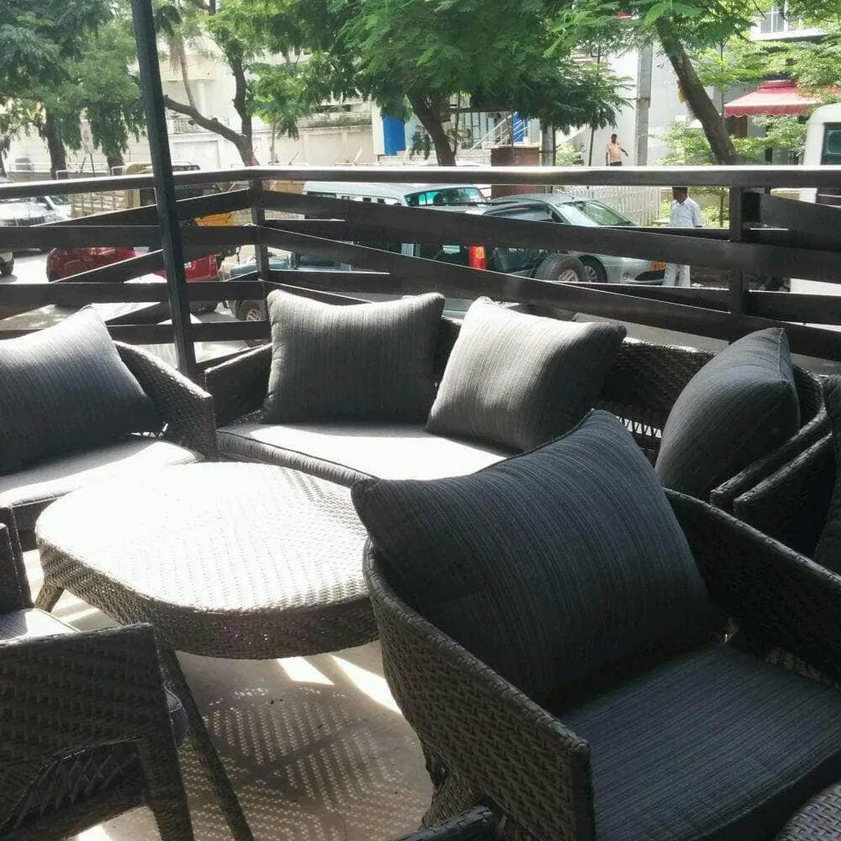 Starbucks Coffee Outlet Image