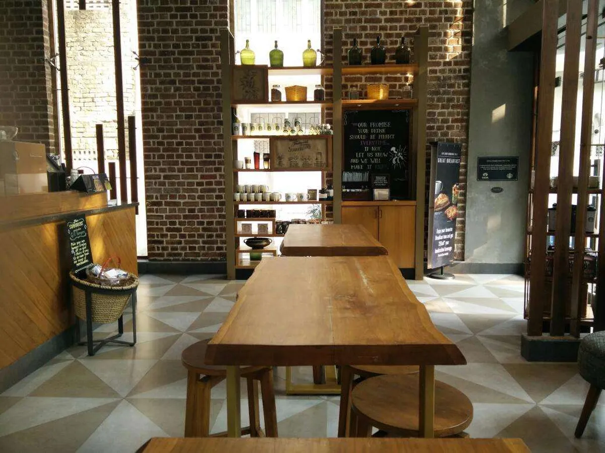 Starbucks Coffee Outlet Image