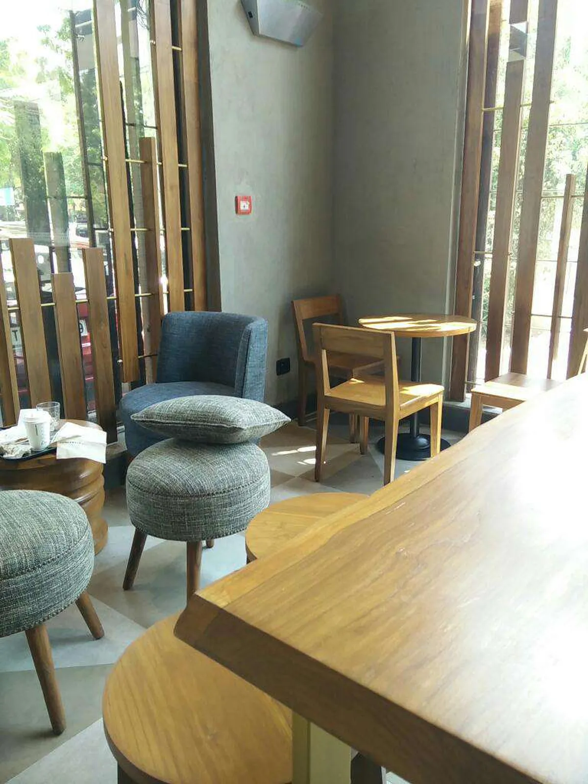 Starbucks Coffee Outlet Image