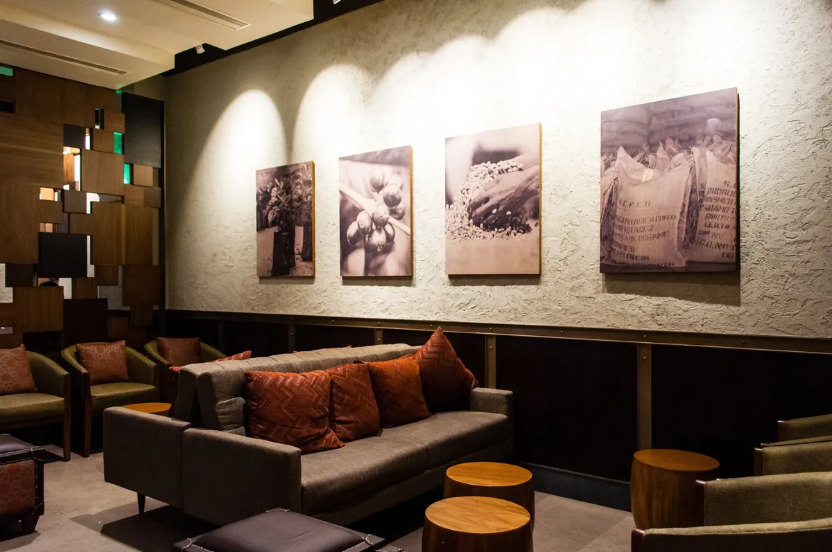 Starbucks Coffee Outlet Image