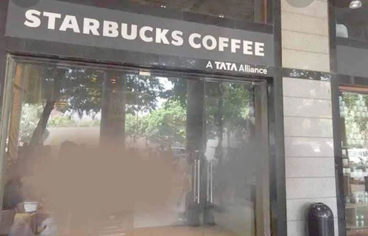 Starbucks Coffee Outlet Image