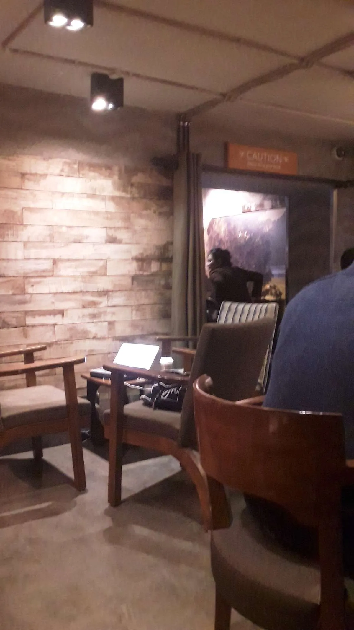 Starbucks Coffee Outlet Image