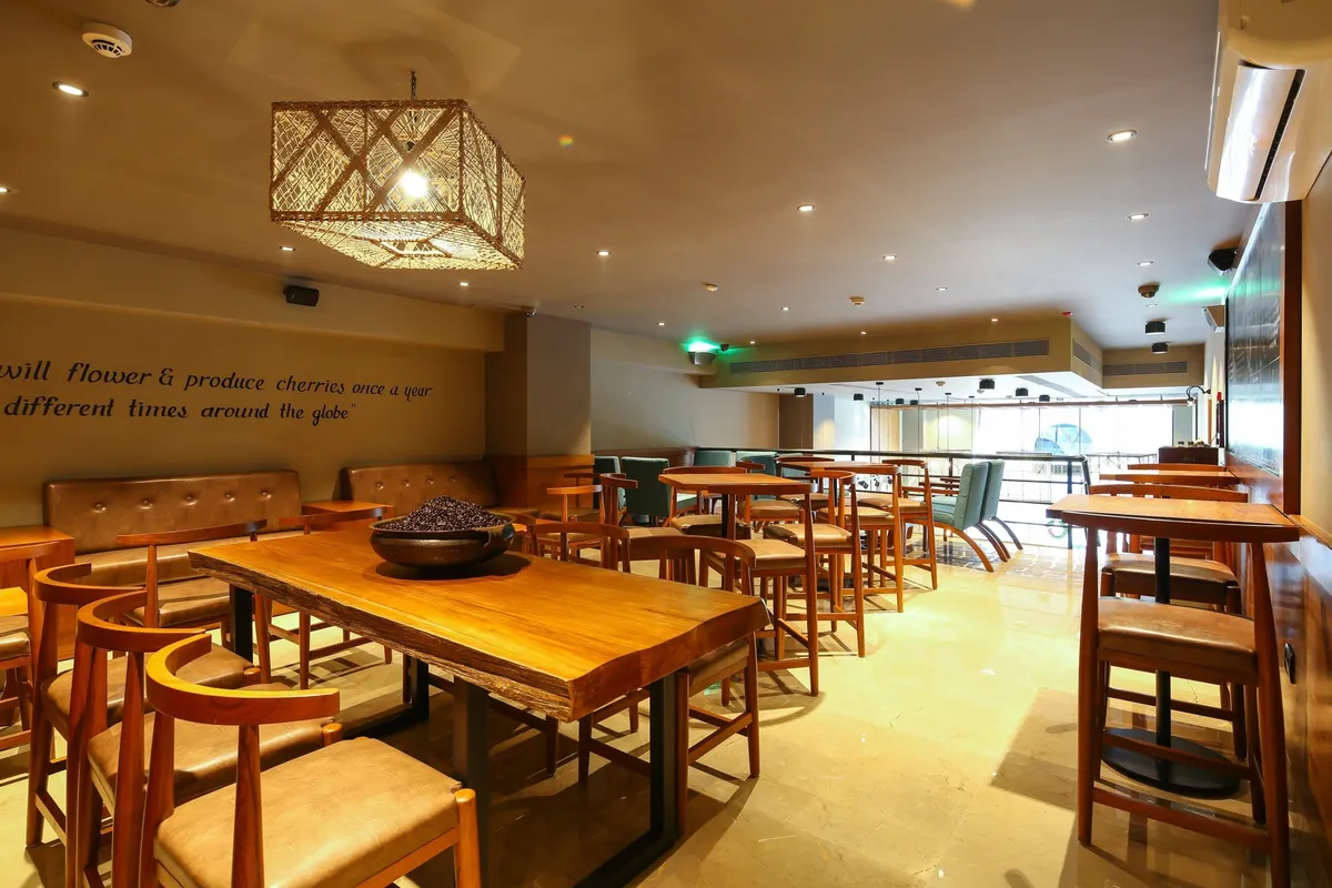 Starbucks Coffee outlet image