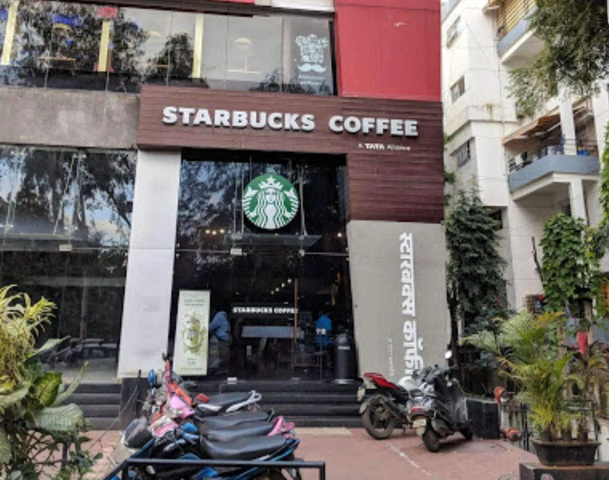 Starbucks Coffee Outlet Image