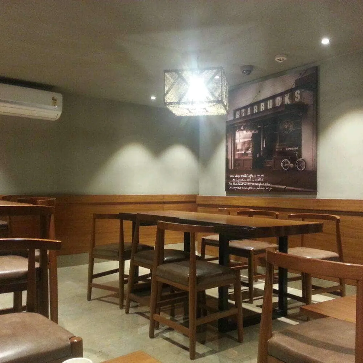 Starbucks Coffee Outlet Image