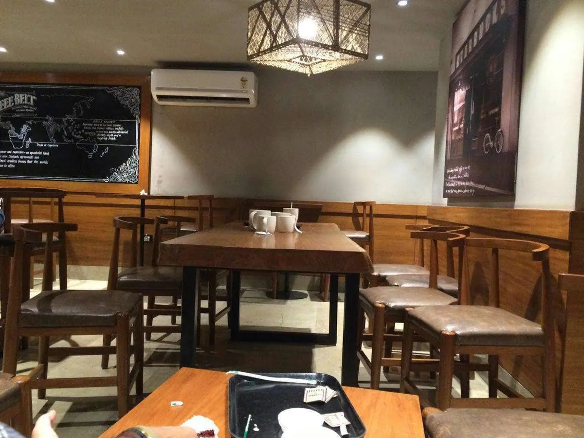 Starbucks Coffee Outlet Image