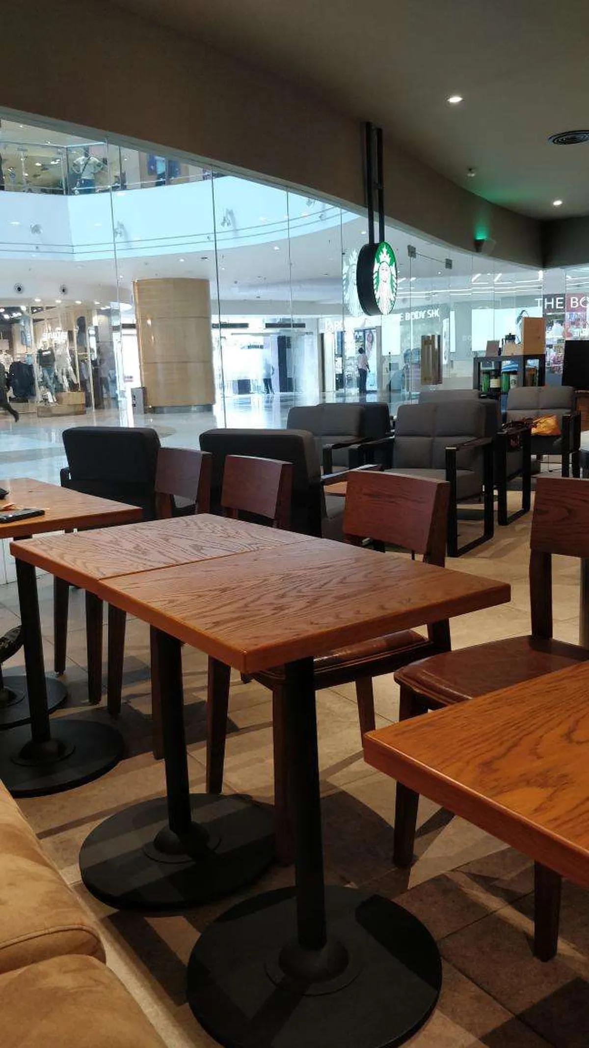 Starbucks Coffee Outlet Image