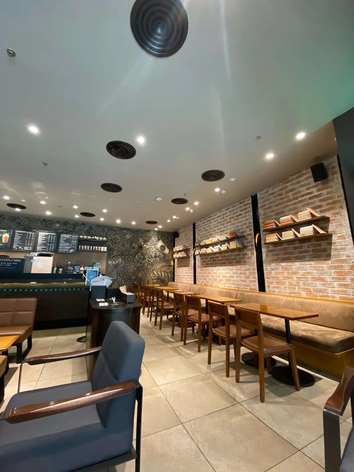 Starbucks Coffee Outlet Image