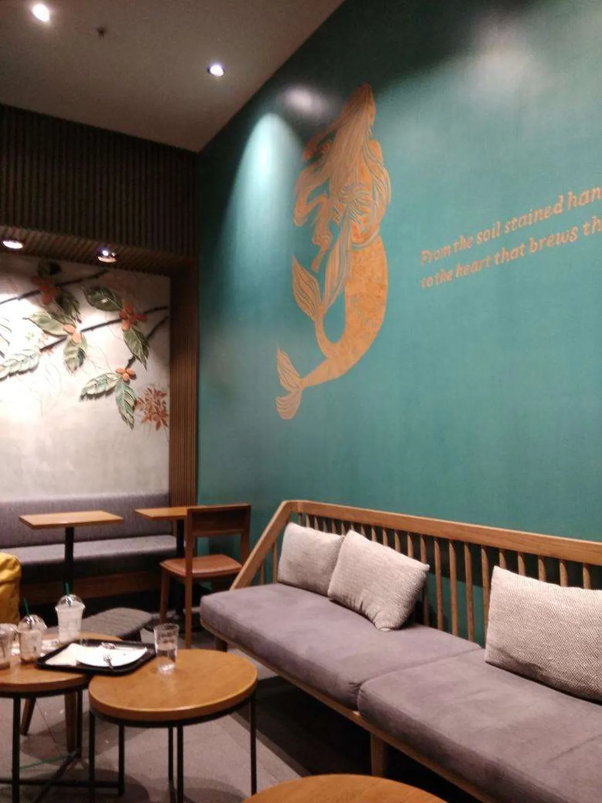 Starbucks Coffee Outlet Image