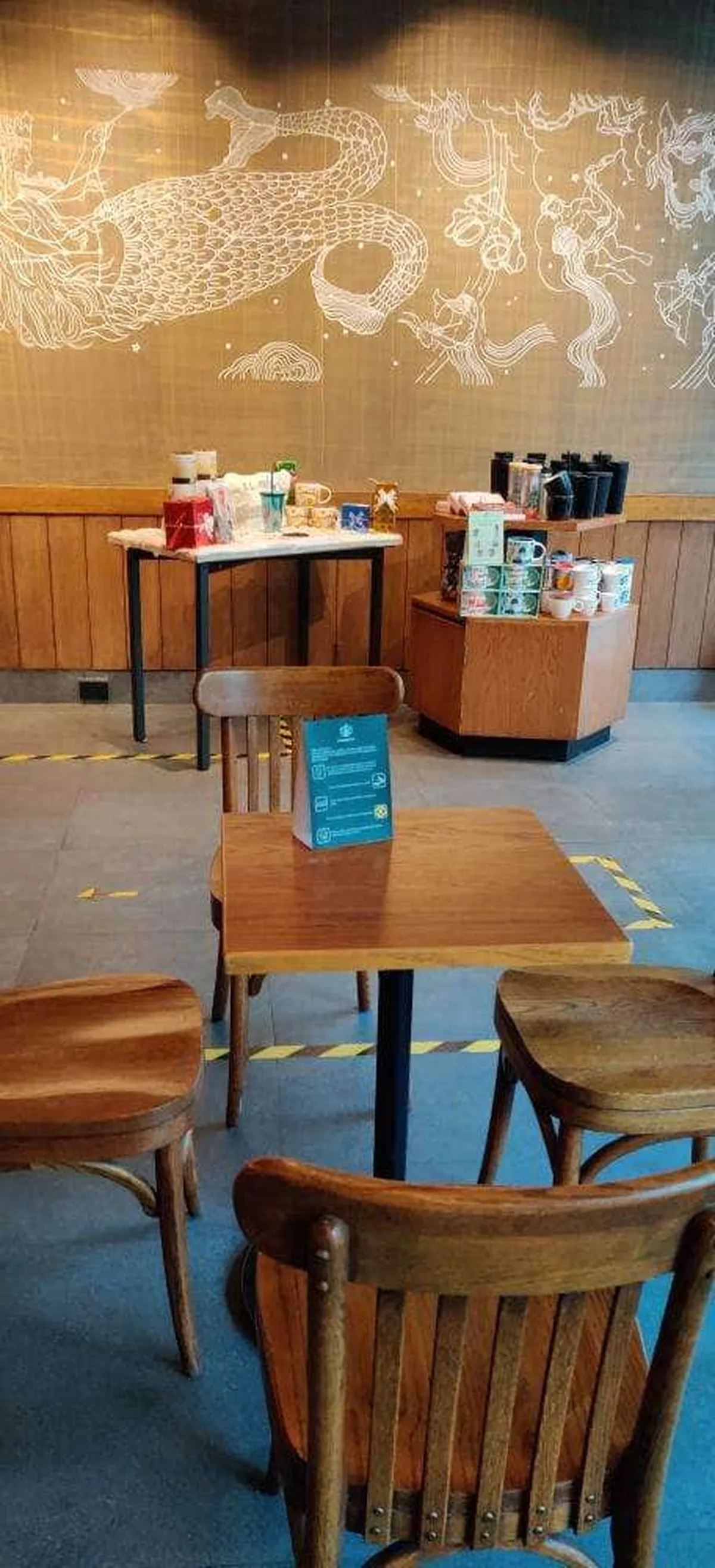 Starbucks Coffee outlet image