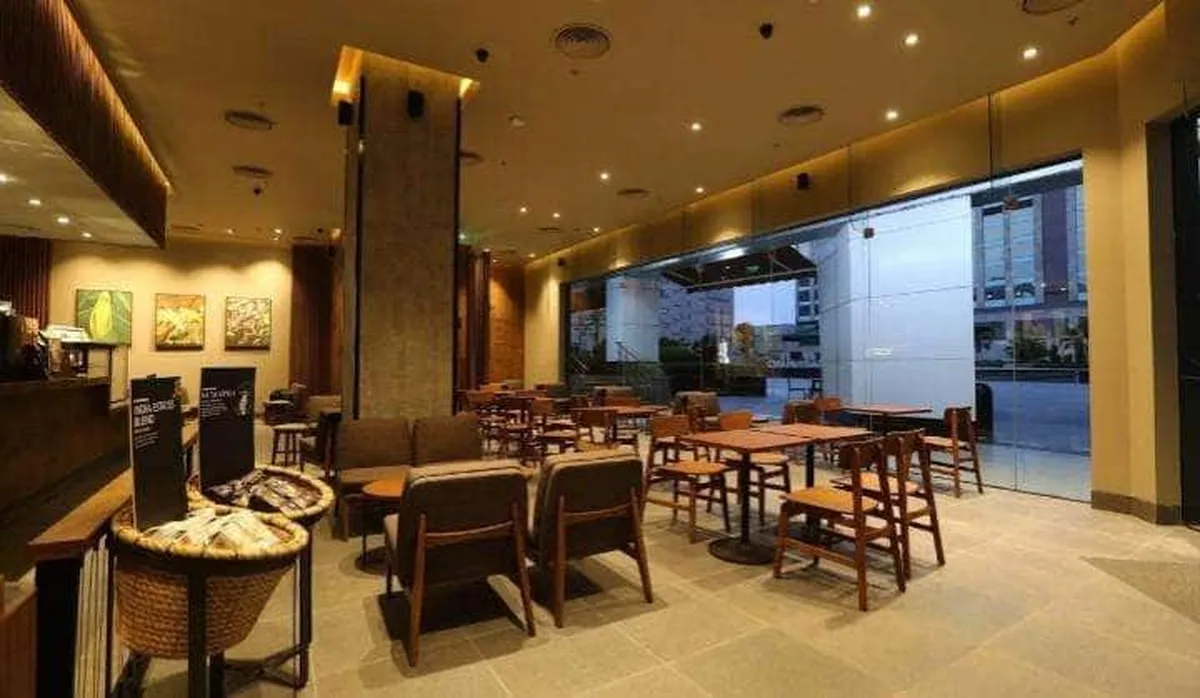 Starbucks Coffee outlet image