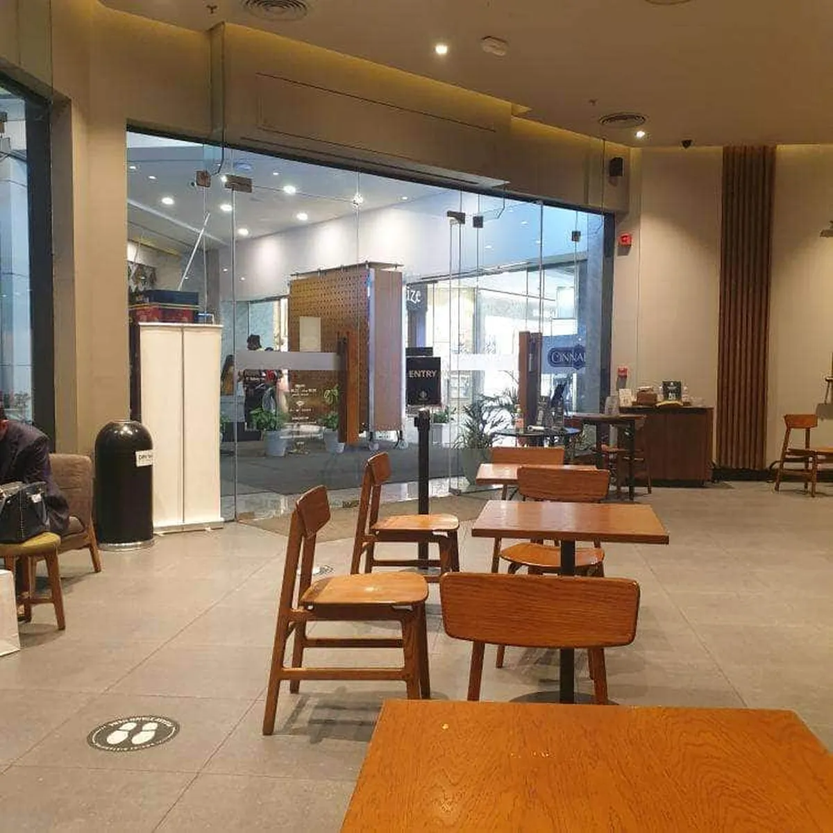 Starbucks Coffee Outlet Image