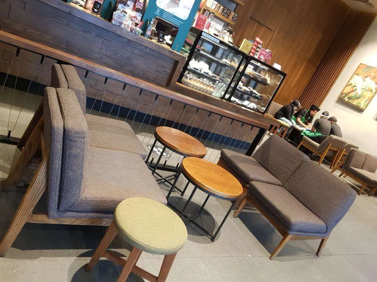 Starbucks Coffee Outlet Image