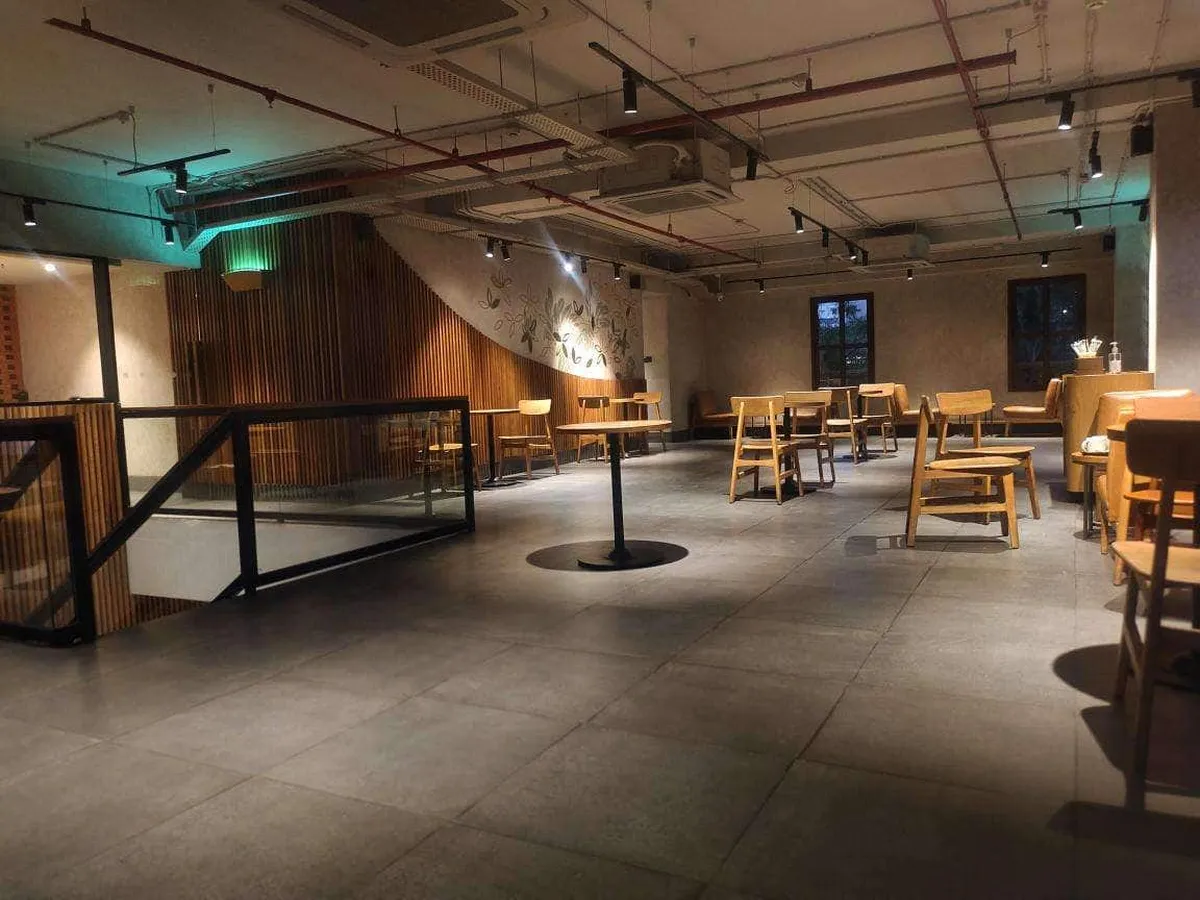 Starbucks Coffee Outlet Image