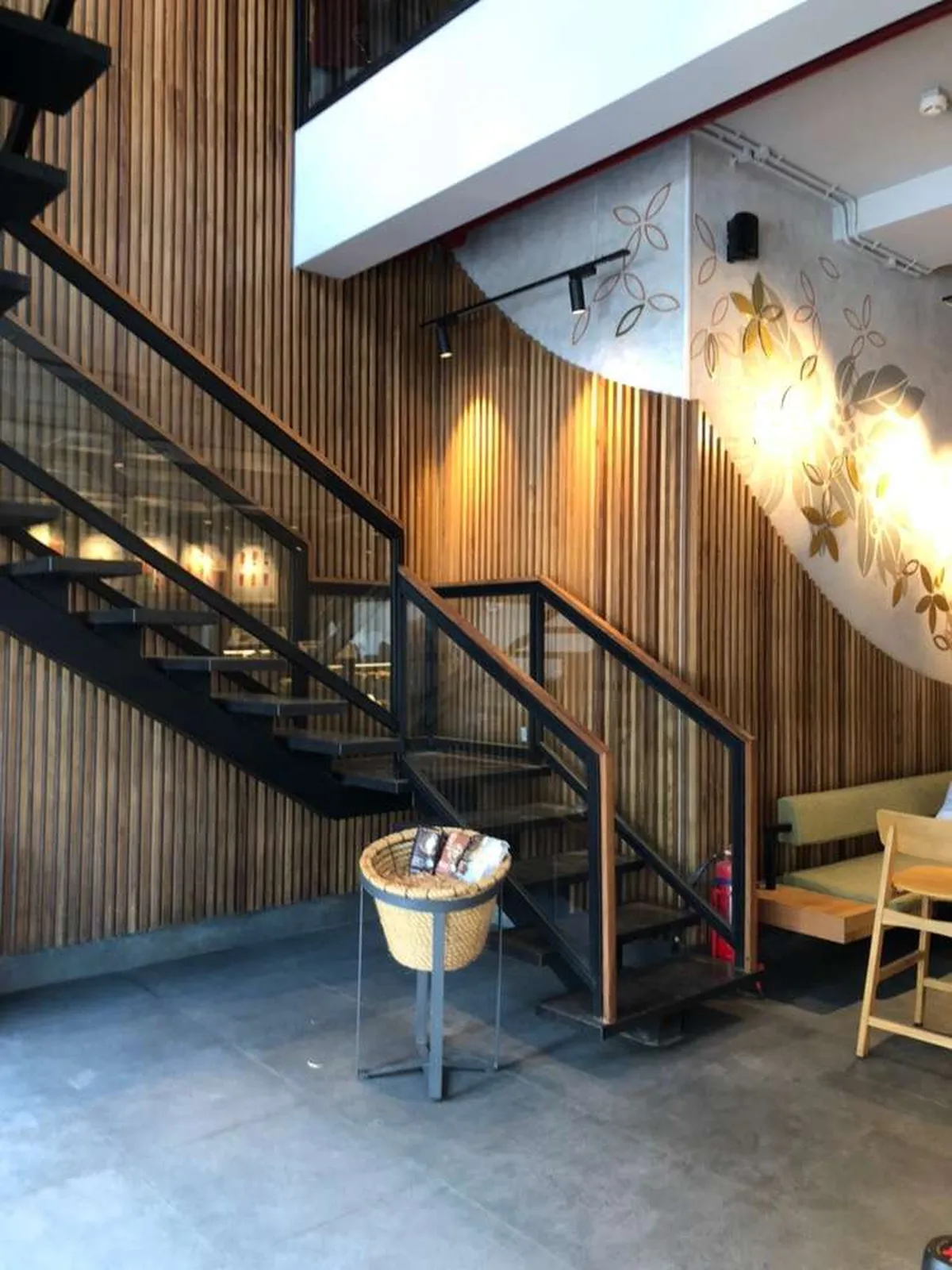 Starbucks Coffee Outlet Image