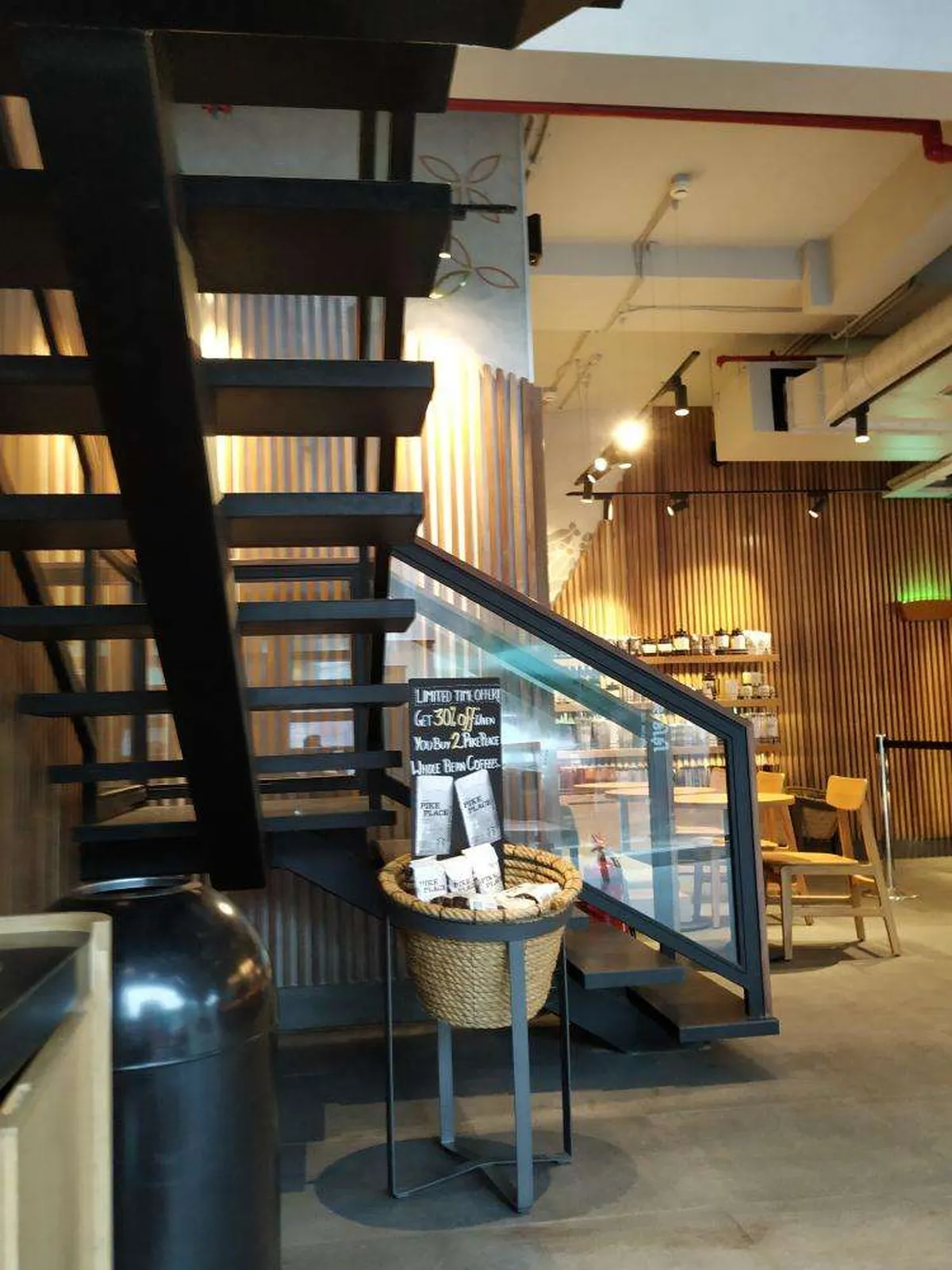 Starbucks Coffee Outlet Image