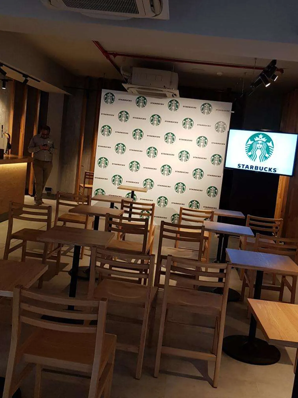 Starbucks Coffee Outlet Image